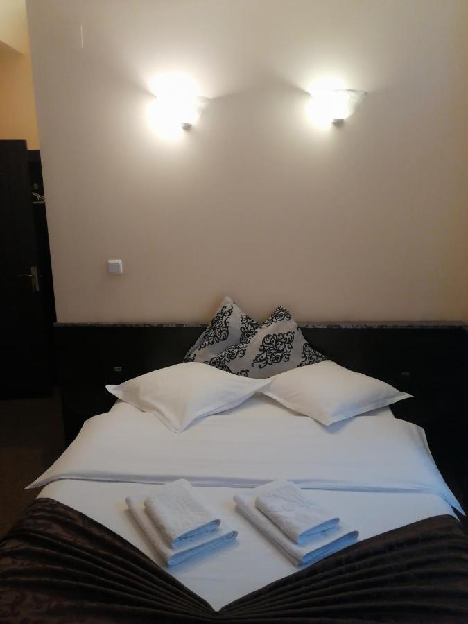 Casa Teilor Hotell Piteşti Eksteriør bilde