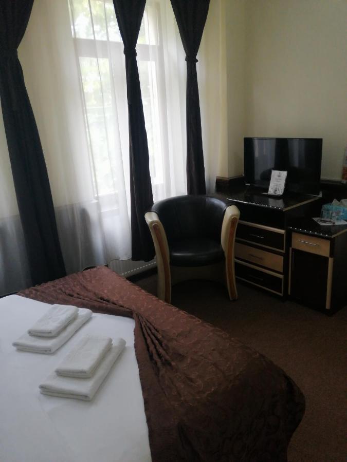 Casa Teilor Hotell Piteşti Eksteriør bilde