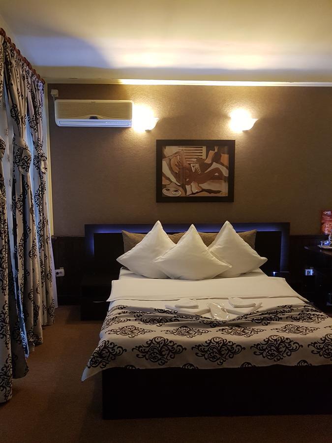 Casa Teilor Hotell Piteşti Eksteriør bilde