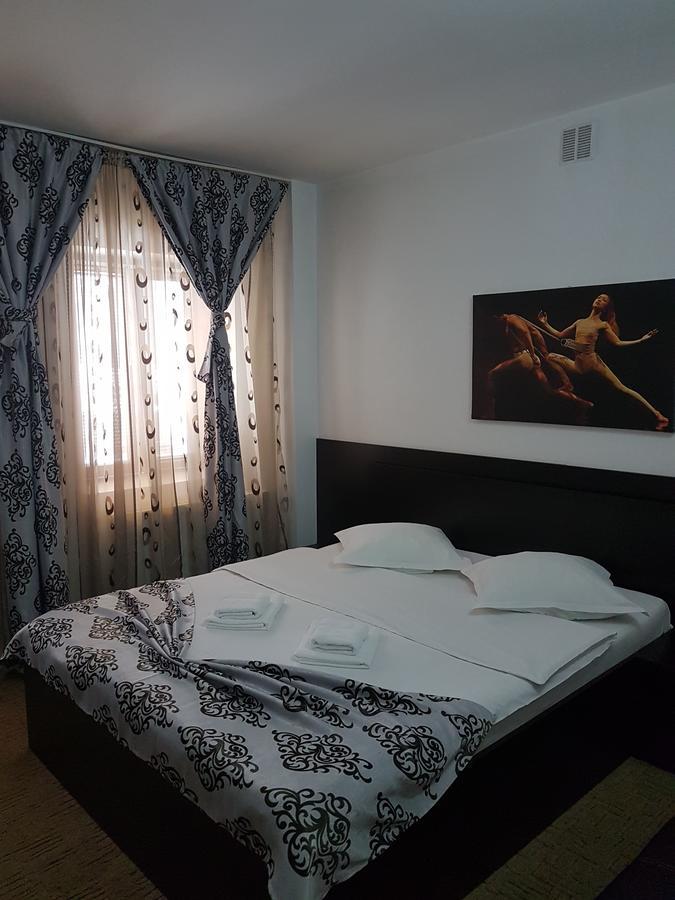 Casa Teilor Hotell Piteşti Eksteriør bilde
