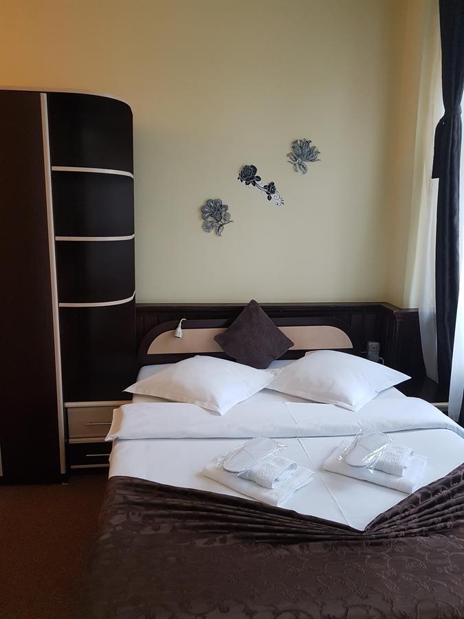 Casa Teilor Hotell Piteşti Eksteriør bilde