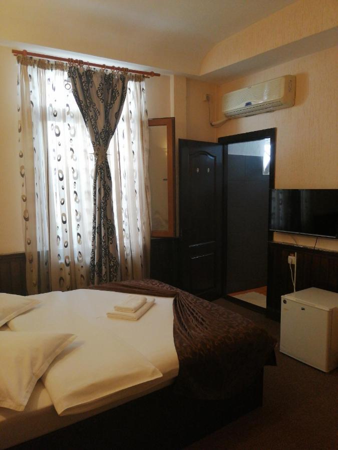 Casa Teilor Hotell Piteşti Eksteriør bilde