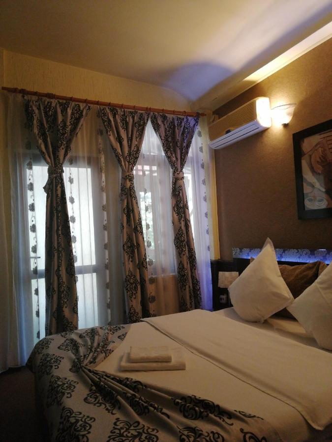 Casa Teilor Hotell Piteşti Eksteriør bilde