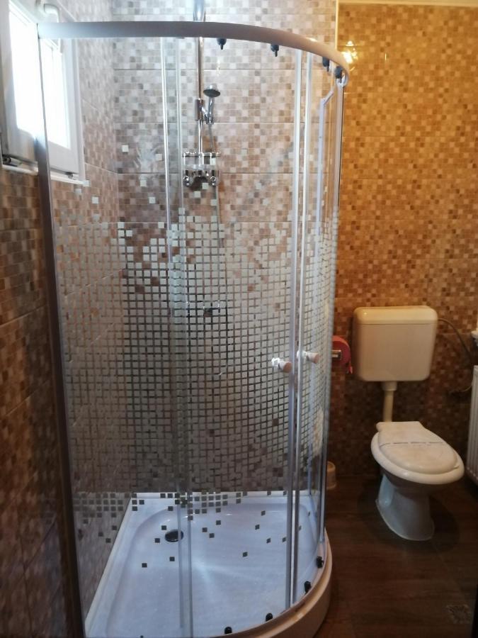 Casa Teilor Hotell Piteşti Eksteriør bilde