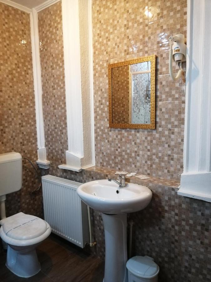 Casa Teilor Hotell Piteşti Eksteriør bilde